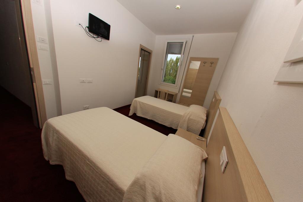 Park Hotel Italia Tezze sul Brenta Rum bild